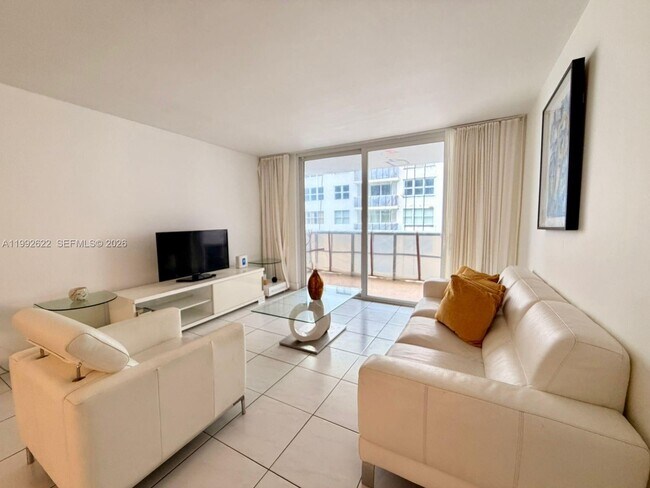 Building Photo - 6039 Collins Ave