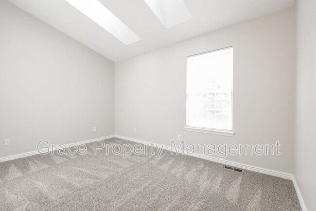 Building Photo - 1031 Milo Cir