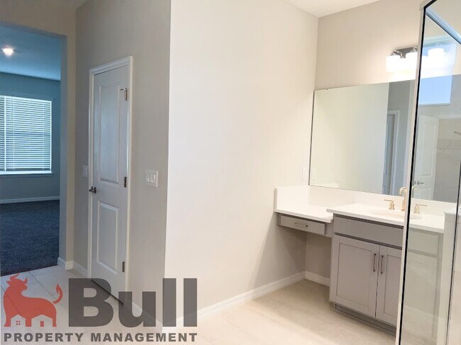 Building Photo - 1980 GOBLET COVE St