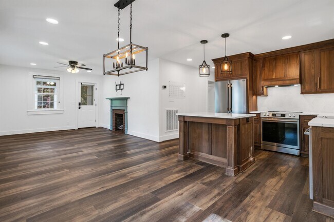 Building Photo - 109 Augusta St