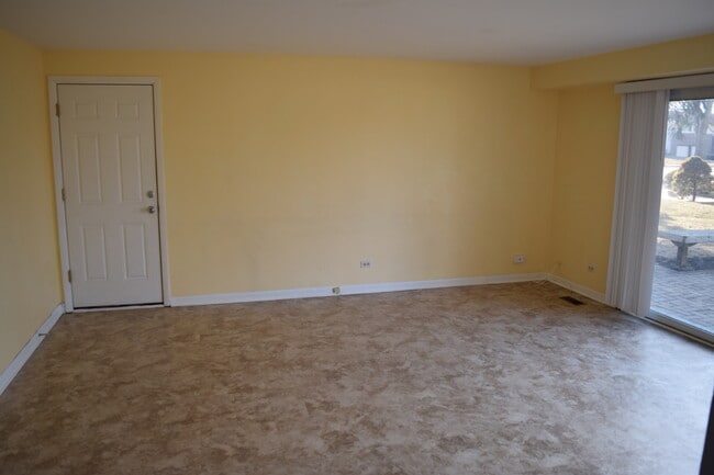 Building Photo - 1224 E Thurston Dr