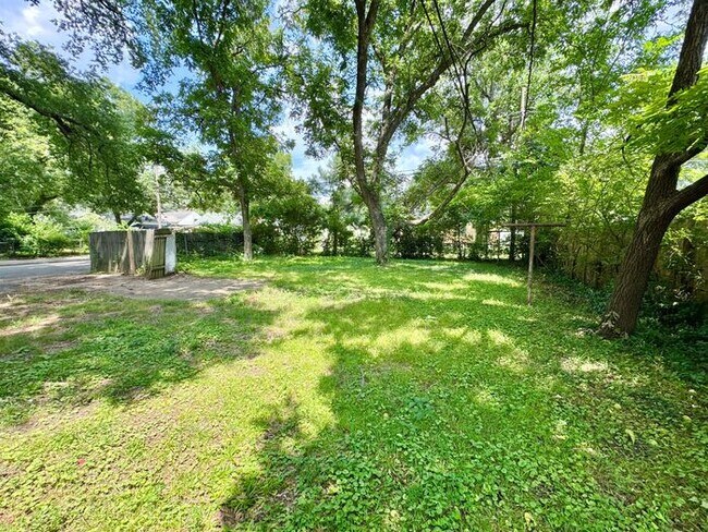Building Photo - 1068 Railton Rd