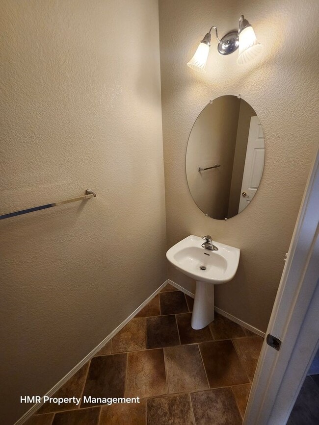 Building Photo - Gorgeous single family home in Chino