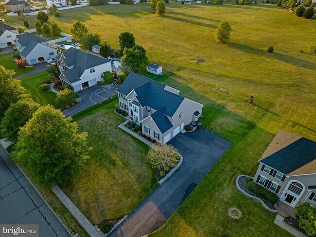Building Photo - 728 Farmhouse Rd