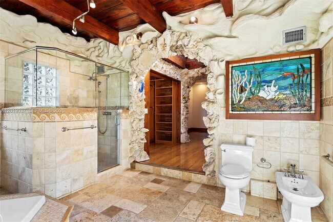 Building Photo - 7975 Sunset Dr