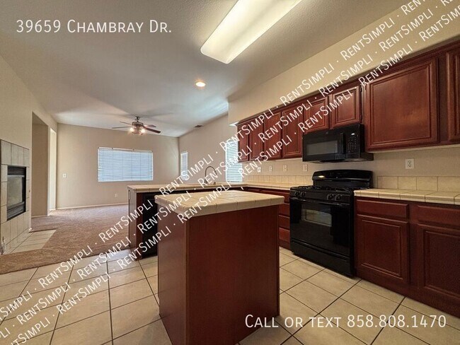 Building Photo - 39659 Chambray Dr
