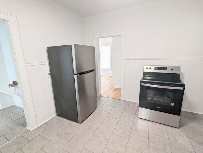 Building Photo - 3 Bedroom on the TX Side - Coming Available soon!