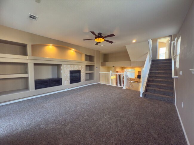 Building Photo - $O DEPOSIT OPTION. SPACIOUS 3-BEDROOM TOWNHOUSE IN KENSINGTON TOWNHOMES