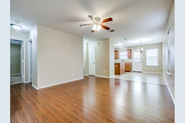 Primary Photo - 1202 Angelina Dr