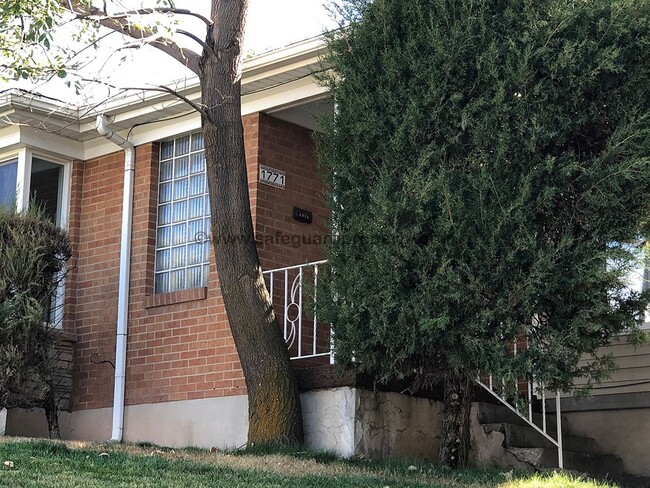 Building Photo - Great 3 Bedroom Duplex
