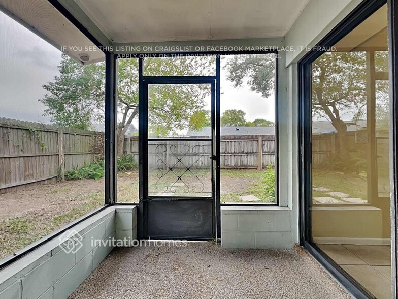 Building Photo - 6214 Palmview Ct