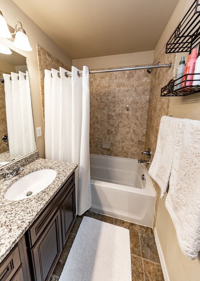 Building Photo - Gorgeous Gold Hills Mesa 2 Bedroom