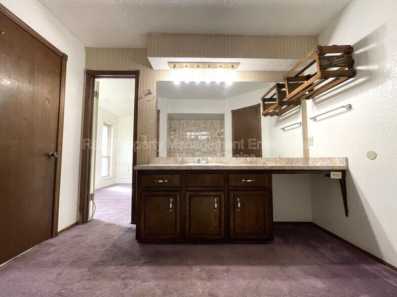 Building Photo - 3009 Big Oak Dr