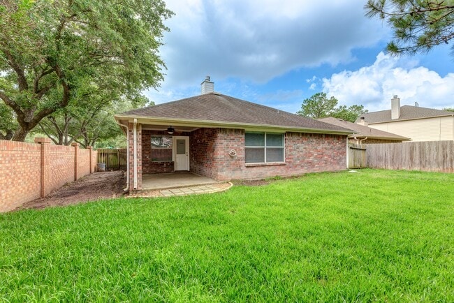 Building Photo - 24502 Drakefield Ct