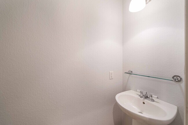 Building Photo - 12536 Canyon Glen Dr