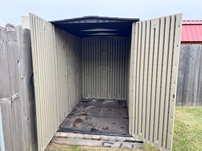 Building Photo - 5426 Ricci St