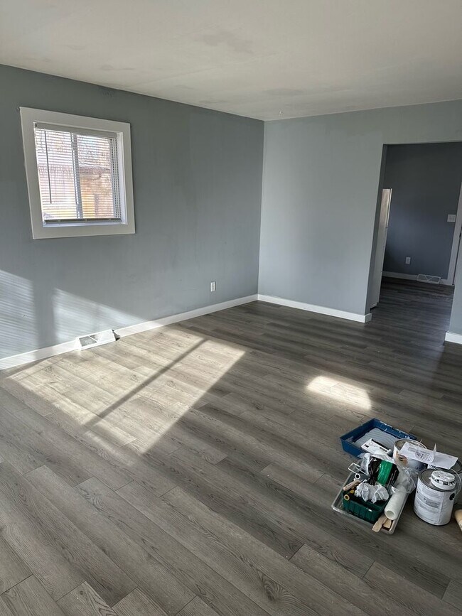 Building Photo - Available Now- Renovated Southside 2BR/1BA...