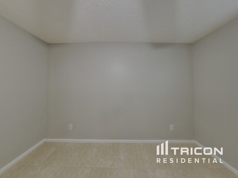 Building Photo - 7319 Volley Dr N