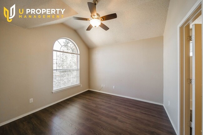 Building Photo - A Sweety Corner Home in Lewisville, Don't ...