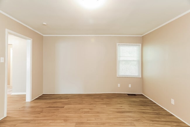 Building Photo - 109 Howle Ave