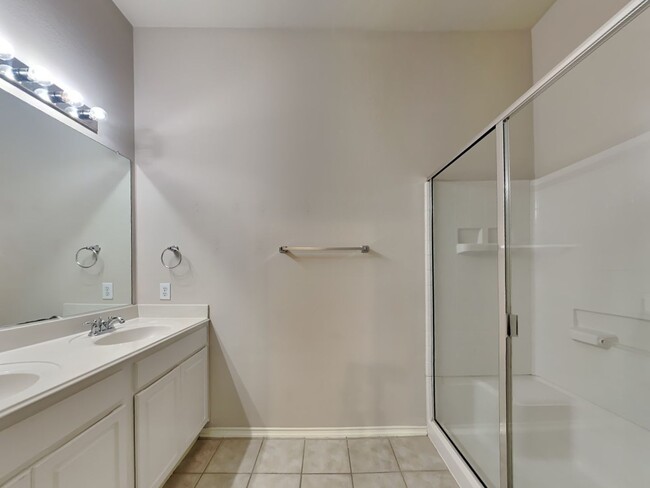 Building Photo - FANTASTIC HOME IN FORNEY!