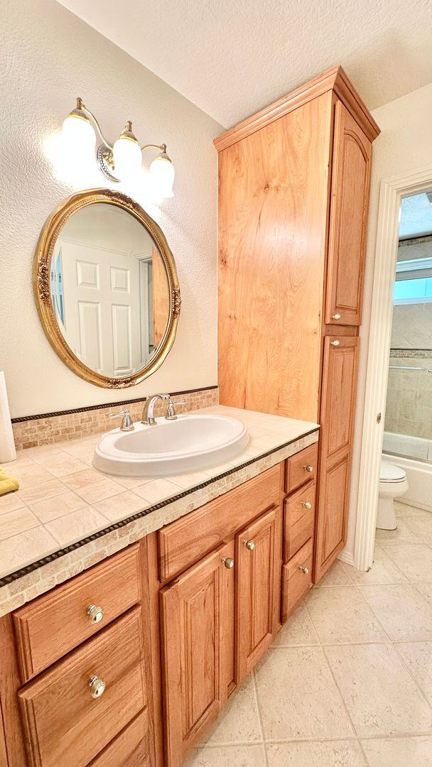 Building Photo - Beautifully Updated Single-Story Home in t...