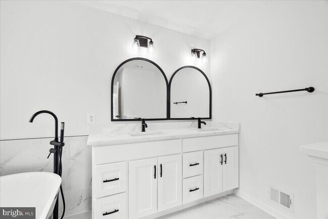 Building Photo - 116 Whiskey Creek Cir