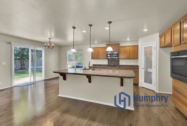 Building Photo - 3956 E Granger Dr