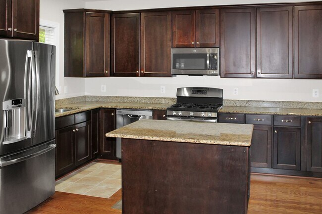 Building Photo - 1616 Kempton Pl