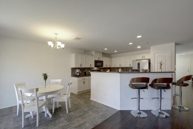 Building Photo - 900 Oatmeal Drive