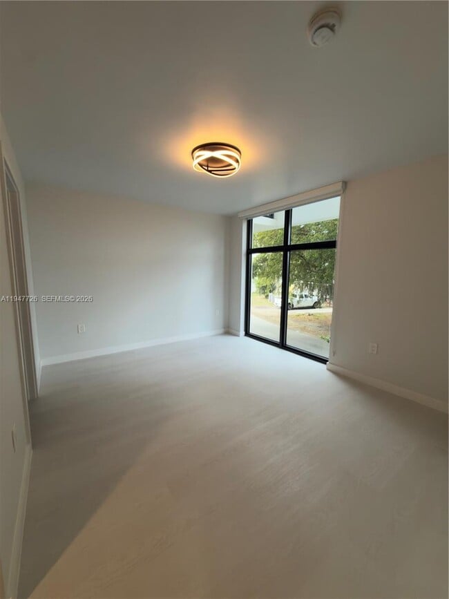 Building Photo - 18300 SW 98th Ave