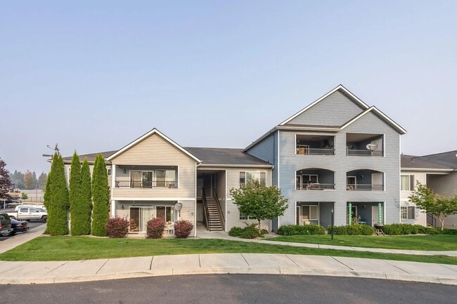 Primary Photo - Spacious 3 Bed 2 Bath Condo