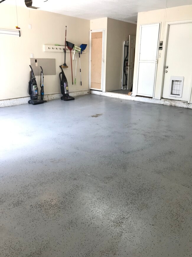 Building Photo - 2349 Houston Avenue