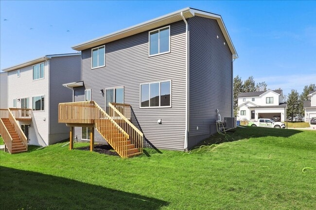 Building Photo - Beautiful! 3 bedroom 3 bathroom Single-Family Home in Urbandale, IA