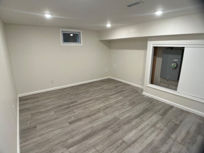 Building Photo - 1252 S 15th St