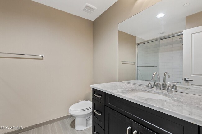 Building Photo - 4805 N Woodmere Fairway