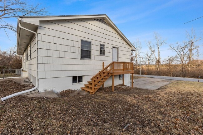 Building Photo - 3 Bed | 1.5 Bath — Comfortable Living in a Great Location