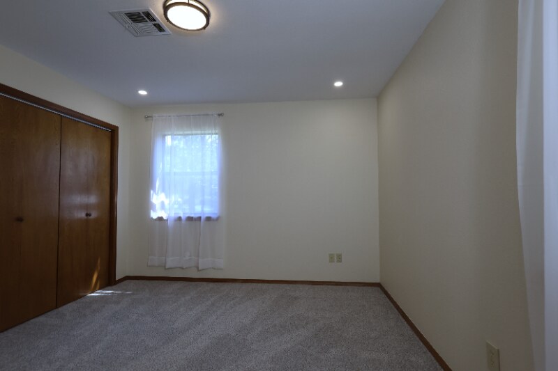Building Photo - 610 E Peoria Ave