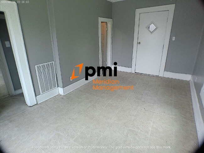 Building Photo - SUMMER RENTAL SPECIAL - FIRST MONTH 50%!!