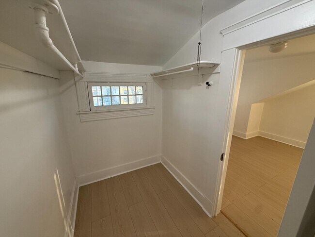 Building Photo - 563 San Francisco Ave