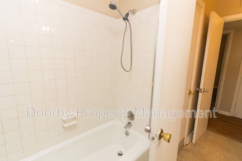 Building Photo - 5057 Cameron Ln
