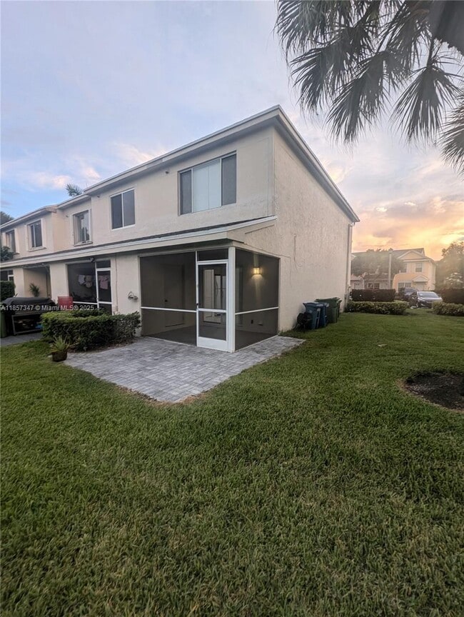 Building Photo - 16661 Hemingway Dr