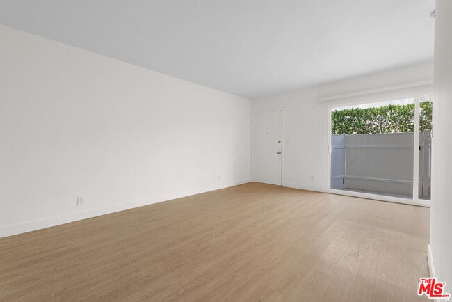 Building Photo - 1433 Brockton Ave