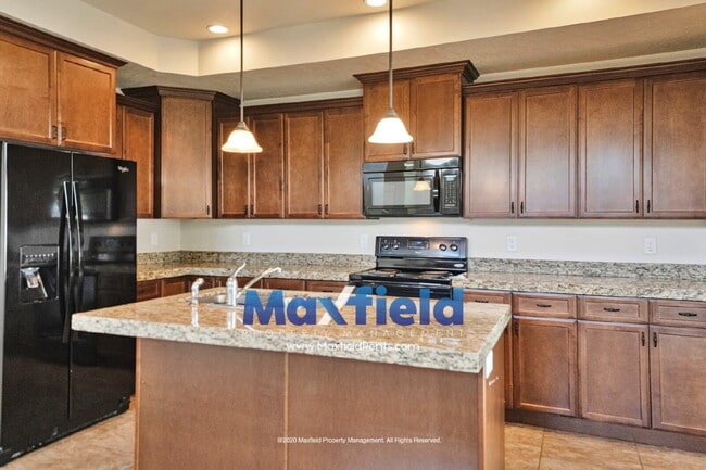 Building Photo - Heart of Riverton Pet Friendly Townhouse 3 BD 2.5 BA 2 GAR
