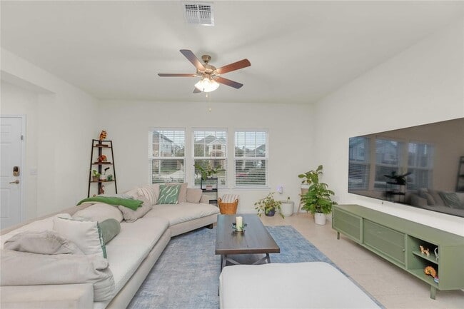 Building Photo - 16900 Adoro Dr