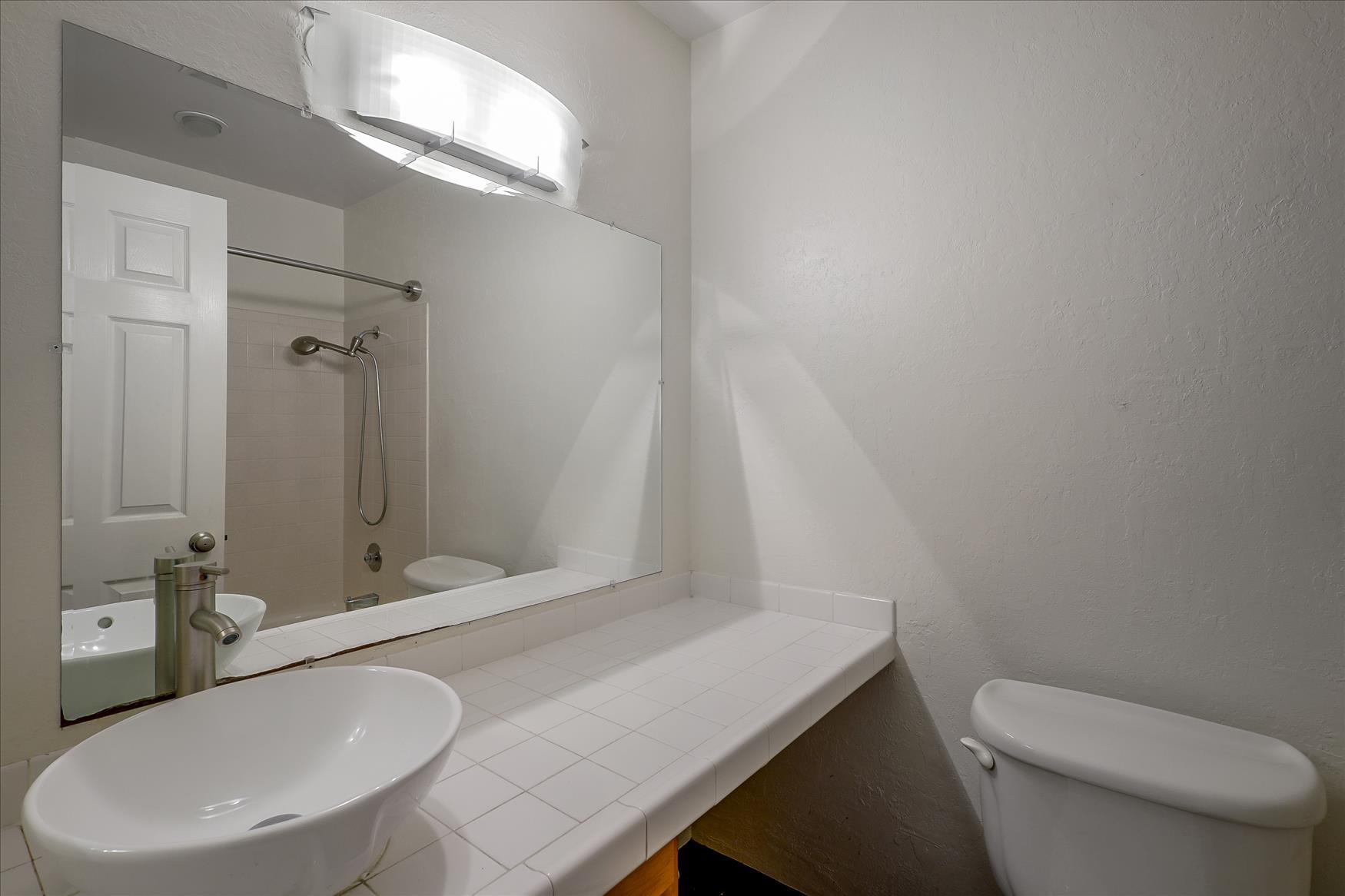 Building Photo - 2101 Shoreline