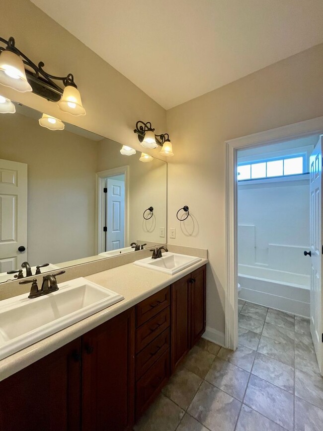 Building Photo - Large 5-bedroom house in Lake Hogan Farm near Chapel Hill schools!