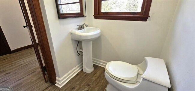 Building Photo - 320 Adair St