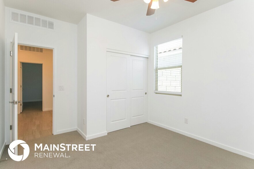 Building Photo - 4386 Greenleaf Dr