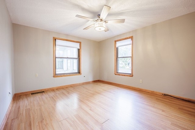 Building Photo - 12 Benton St